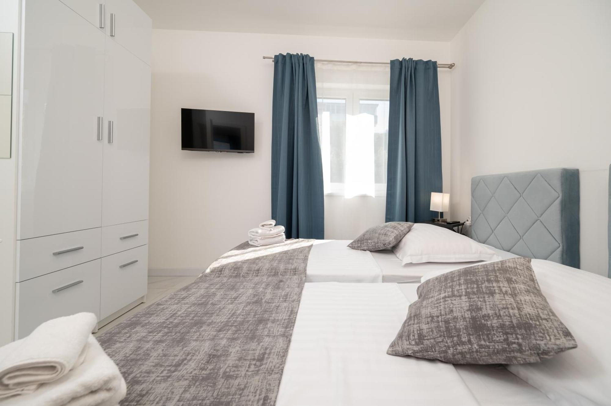 Apartments Filipo Trogir Bagian luar foto