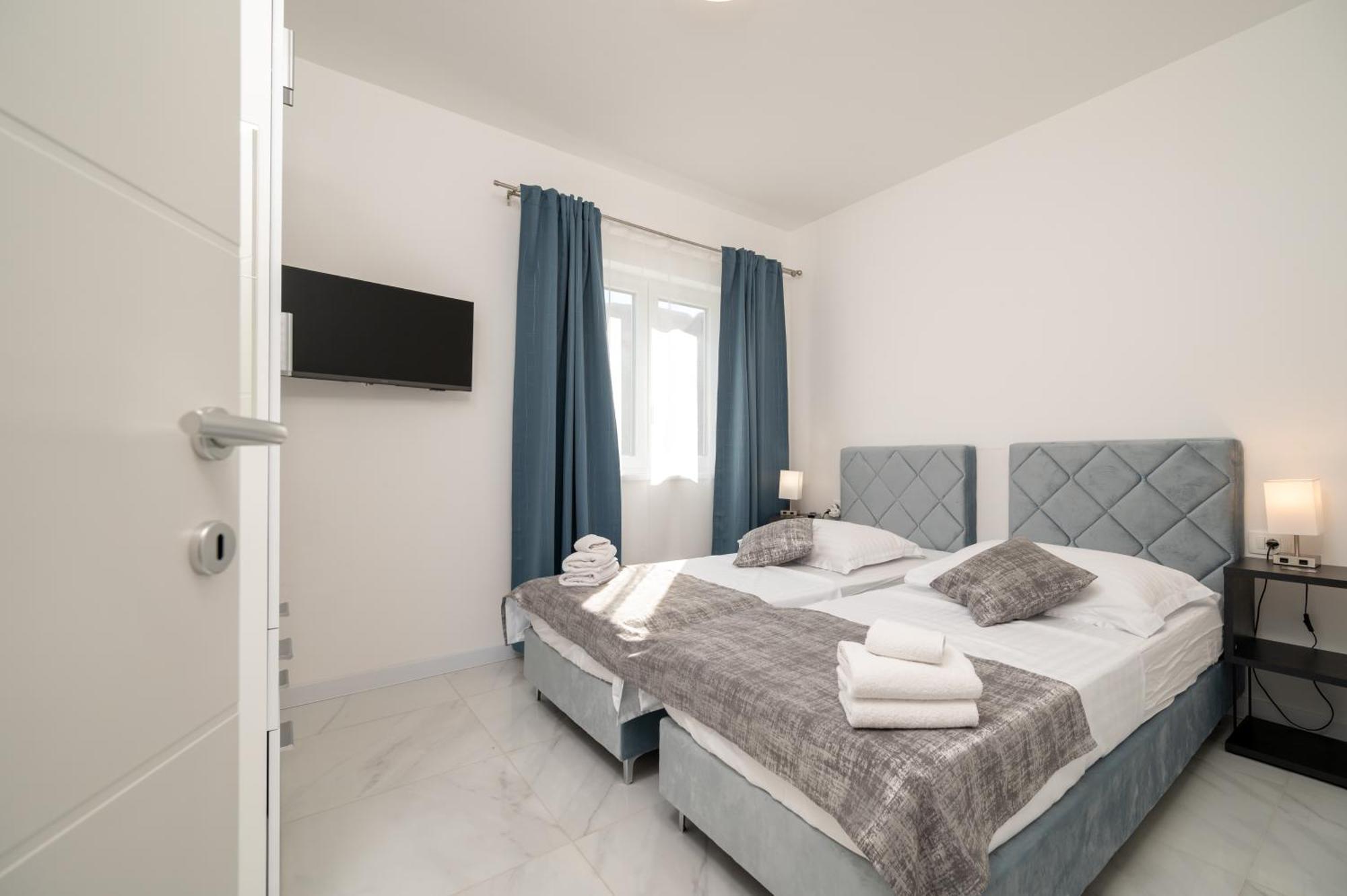 Apartments Filipo Trogir Bagian luar foto